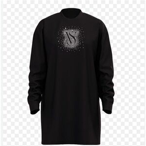 A Victoria’s Secret Long Sleeve Sleep Shirt